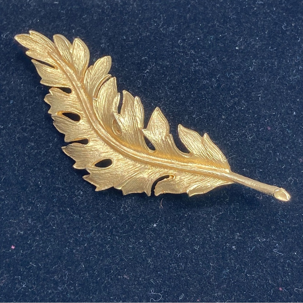 Vintage 1961 Coro Gold Tone Leaf Brooch Signed